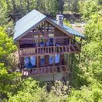 ERN859 - ABSOLUTE PARADISE - GREAT LOCATION! CLOSE TO ALL THE ACTION! cabin Pittman Center Tennessee