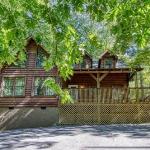Whispering Oaks - Private Pigeon Forge GetawayClose to Tanger Outlet Shopping cabin Sevierville Tennessee