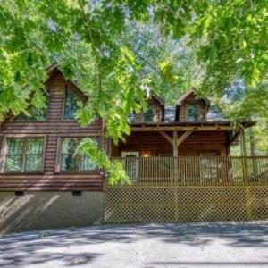 Whispering Oaks - Private Pigeon Forge GetawayClose to Tanger Outlet Shopping cabin