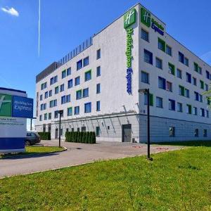 Holiday Inn Express Warsaw Airport an IHG Hotel