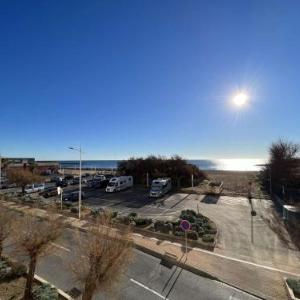T2 avec terrasse parking prive proche plage - FR-1-701-18