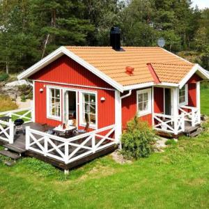 Two-Bedroom Holiday home in Henån 2