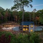 The Llaguna Lodge - New Cabin Sleeps 10 Fire Pit Hot Tub in Blue Ridge  GA