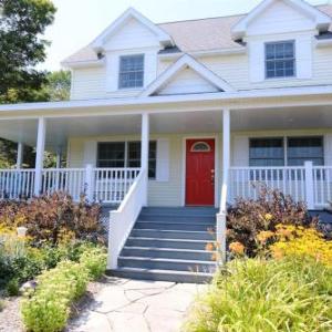 Carraig Mor Cottage - Beautiful House Amazing Garden Downtown Baileys Harbor