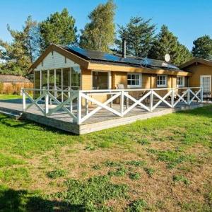 Three-Bedroom Holiday home in Ørsted 12