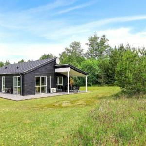 Three-Bedroom Holiday home in Højslev 7