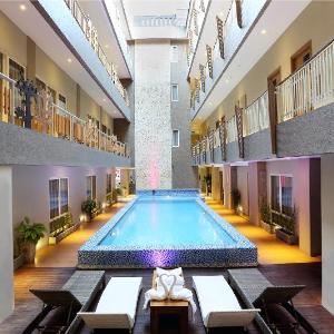 THE RIVAVI LEGIAN