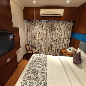 Mumbai House Express