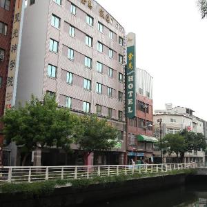 Riverside Hotel