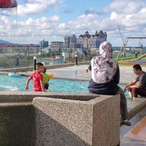 CASA CHINTA@ICON RESIDENCE WITH POOL