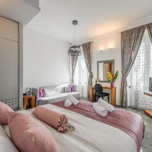 Starlight Luxury Suites
