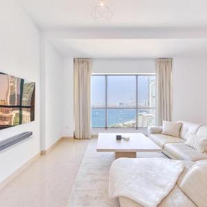 Deluxe Retreat JBR ~ Million Dollar View ~ Balcony