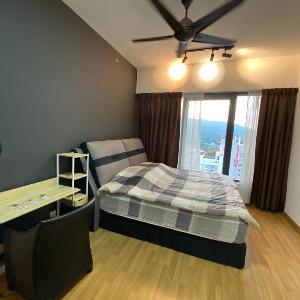 Tropicana 218 Macalister Georgetown M235 WL