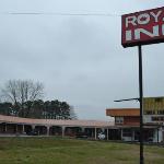  royal inn albertville al