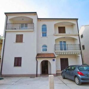 Two-Bedroom Apartment in Novigrad IV