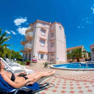 Apartments in Tkon/Insel Pasman 7887