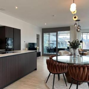 Elegant 2BR with Balcony in Ville Haute Center