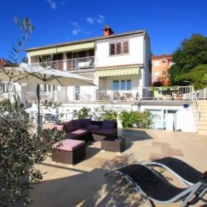 Two-Bedroom Apartment in Crikvenica X