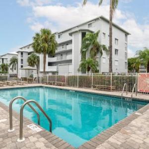 Royal Pelican - New Listing - 4511 Bay Beach Ln condo
