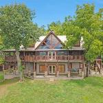 Paradise Glenn Huge Cabin Hot Tub Game Room 560 FREE tickets each paid day! Sevierville
