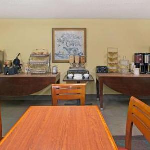 Microtel Inn & Suites by Wyndham Atlanta Airport hotel photo