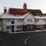 Hotels near Headcorn Aerodrome - The Chequers Inn