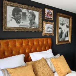 Luxury Spa Hotel - Automobile