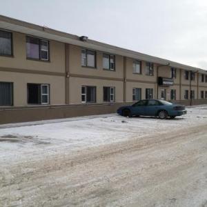 Hotels near Princess Auto Stadium - Airport Motor Inn