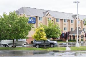 Microtel Inn & Suites Lodi, Lodi