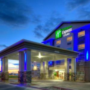 EnCana Events Centre Hotels - Holiday Inn Express and Suites Dawson Creek