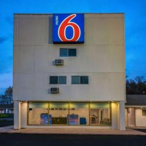 Motel 6 Bellville OH