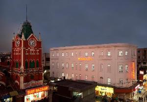Sapphire Suite, Calcutta