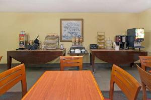 Microtel Inn by Wyndham Atlanta Airport, College Park