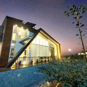 Shaw Estate- Near Expo Mart Mehra Farm