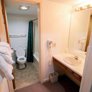 Cedarbrook Two Double bed Standard Hotel room 217