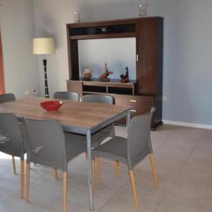 Departamento completo cochera parrilla. Zona Parque Central