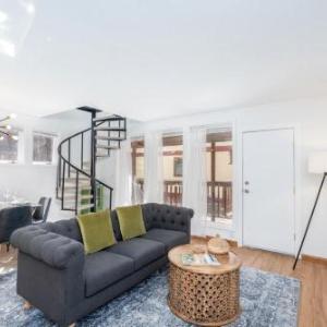 Comfort Style Short Walk to Town Park & Gondola condo