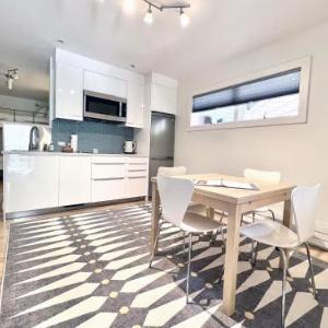 Chic Modern - Walk Anywhere Viking Lodge 206 condo