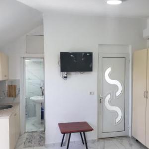 Vila Avni Likometi