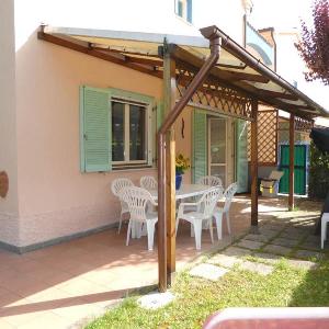 880 - Appartamento trilocale a Marcelli con portico e giardino climatizzato - SPIAGGIA e NAVETTA PRIVATA AL WHITE BEACH CLUB INCLUSA