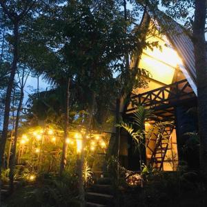 LIVAA NEST l A Frame Villa 2 BR