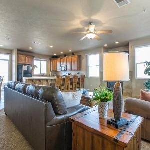 2012 LP PS4 Private Balcony with Beautiful Mountain Views and Great Clubhouse Amenities