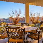 2102 Las Palmas Main level 3 bd 2 bath Las Palmas Unit Shared Pool and Hot Tub Saint George Utah