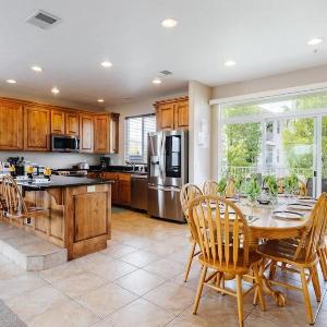 Las Palmas 1805 Shared Pool and Hot Tub Great Clubhouse Amenities