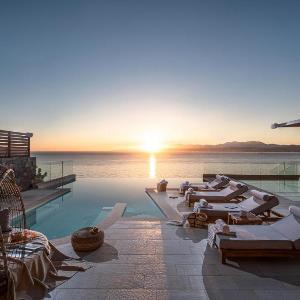 Lady Sea 6 Bedroom Villa with Heated Pool & Private Beach Access
