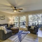 28 Hickory Cove