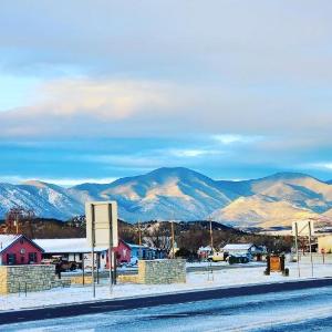 Cimarron Inn & RV Park