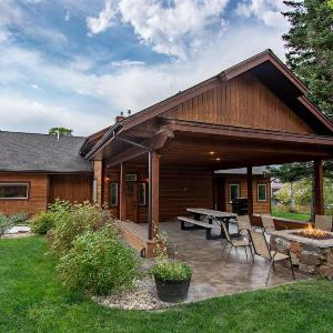 Snow Creek Lodge