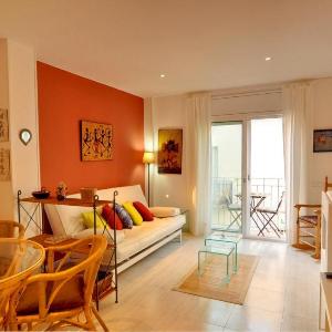 Casa Rainbow by Hello Apartments Sitges