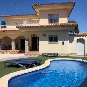 Vela casa con piscina privada a pocos metros de la playa